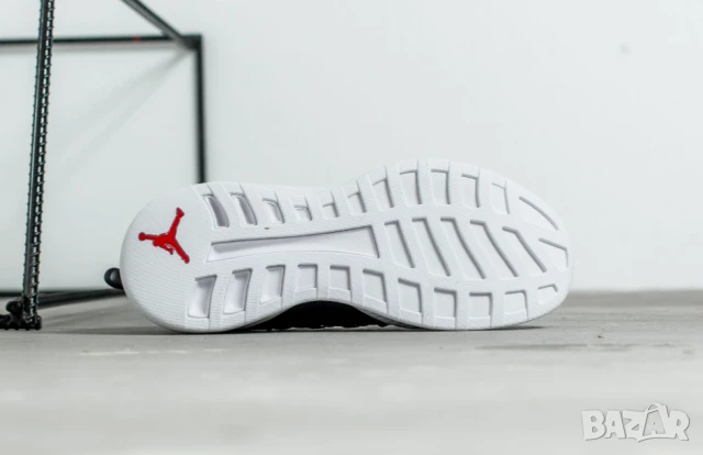 JORDAN FORMULA 23 TOGGLE  номер 45 ,5-46 оригинални маратонки , снимка 4 - Маратонки - 50677170