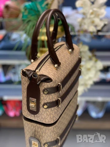 чанти michael kors , снимка 5 - Чанти - 51426405