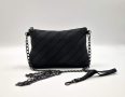 Модерна дамска чанта от ест. к. в елегантен дизайн с метлна дръжка за рамо тип синджир 32/20см 