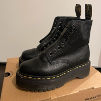 DR. MARTENS Sinclair Leather Platform Boots, снимка 2 - Дамски боти - 44972779