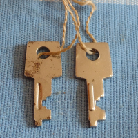 Две ключета от соца стари за дипломатическо куфарче, чанта за КОЛЕКЦИЯ ДЕКОРАЦИЯ БИТОВ КЪТ 40942, снимка 2 - Други ценни предмети - 44949948