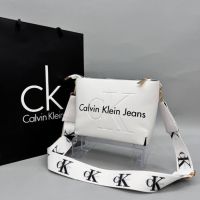 Дамска чанта Calvin Klein , снимка 7 - Чанти - 45404345