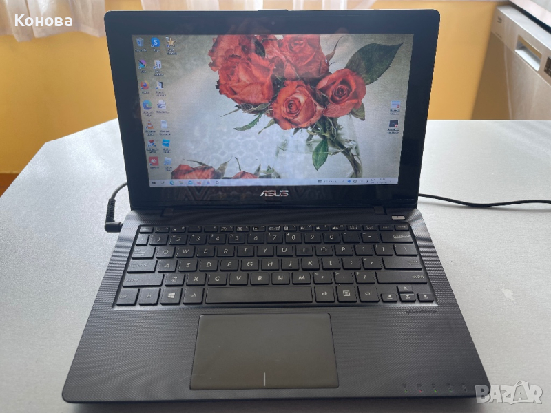 Лаптоп Asus X200M с тъчскрийн, снимка 1