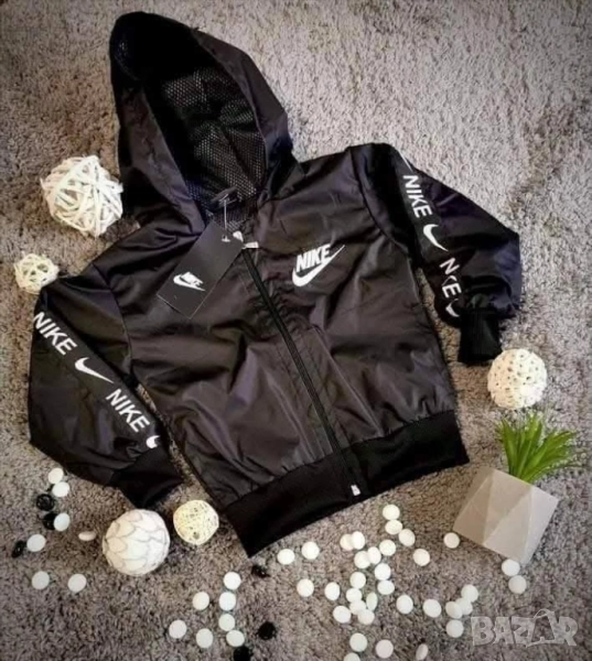 детска ветровка nike , снимка 1