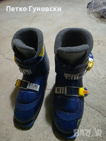 Детски ски обувки и ски каски