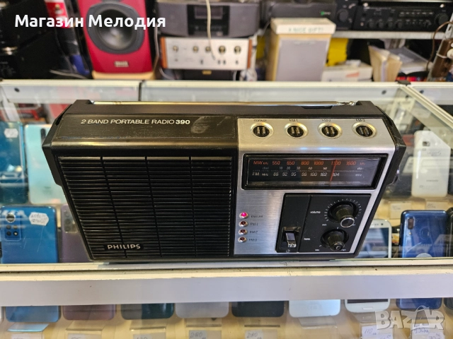 Радио Philips 390 Много добър външен вид. Работи само на средни вълни, на укв не работи., снимка 2 - Радиокасетофони, транзистори - 52638556