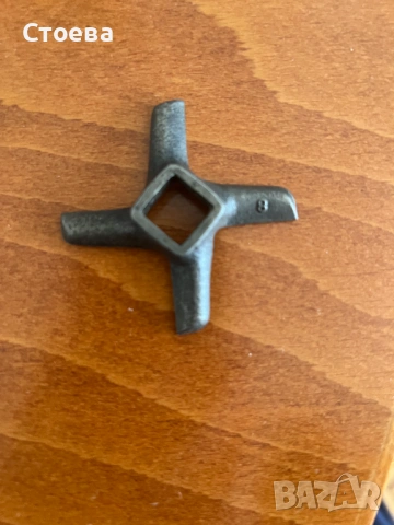 Резервно ножче за ръчна месомелачка № 8