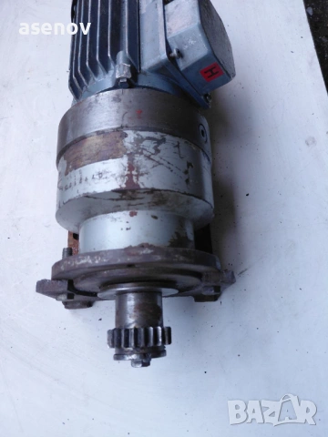 редуктор- 40 оборота, снимка 2 - Електродвигатели - 53440914