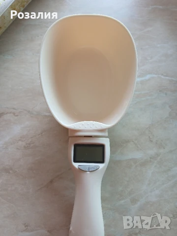 Кухненска везна с дисплей, тип лъжица, автоматично спиране, максимален капацитет 800 g