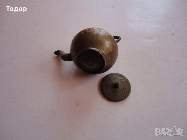 Старинен бронзов чайник съд гравюри , снимка 5 - Антикварни и старинни предмети - 54095521