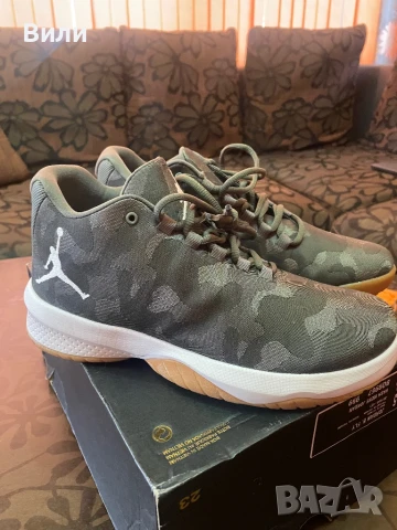 Маратонки Jordan B Fly 42 номер, снимка 6 - Маратонки - 51317153