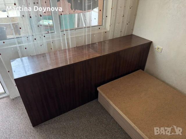 Две единични легла и голяма ракла