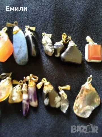 Лот полускъпоценни камъни
