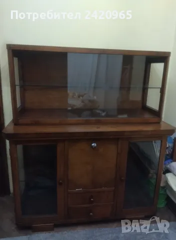 Старинен бюфет от 2 части с кристални стъкла, снимка 2 - Антикварни и старинни предмети - 50198383