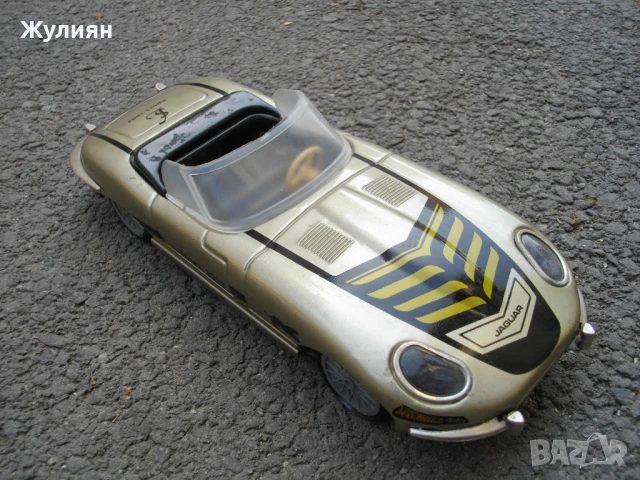 СТАРА МЕТАЛНА ЛАМАРИНЕНА ИГРАЧКА КОЛИЧКА JAGUAR SPORT LADY, снимка 2 - Антикварни и старинни предмети - 51147554
