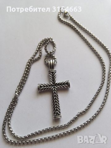 Колие с кръст , снимка 1 - Колиета, медальони, синджири - 45535829