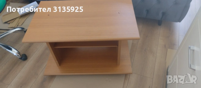 Продавам масичка на колела