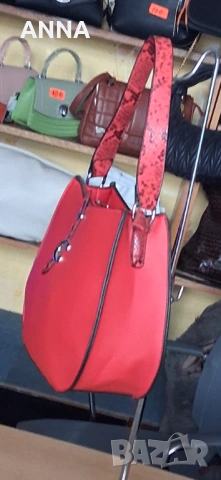 Кожена дамска чанта, снимка 4 - Чанти - 53230527