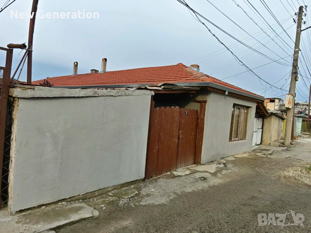 Продава къща на 100 метра от Дунавската градина с нов покрив и дограма , 9 стаи, снимка 6 - Къщи - 53278324