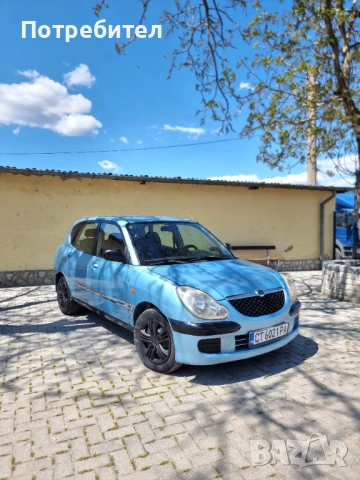 Daihatsu Sirion Автоматик, снимка 2 - Автомобили и джипове - 54252284