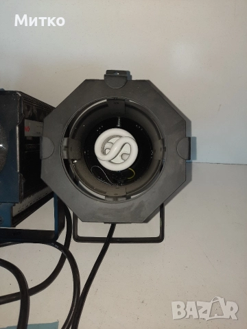 Прожектор MINI PC 300 W с 2 броя лампи за дискотечно осветление на EUROLITE, снимка 3 - Друга електроника - 52924061