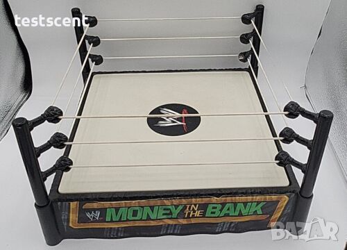 Ринг за играчки Mattel WWE 2010 Money In the Bank Spring Ring Wrestling кеч ринг, снимка 3 - Колекции - 46162987