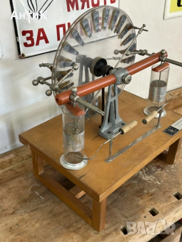 Соц Модел Макет на Електростатична Машина, снимка 5 - Антикварни и старинни предмети - 51787952