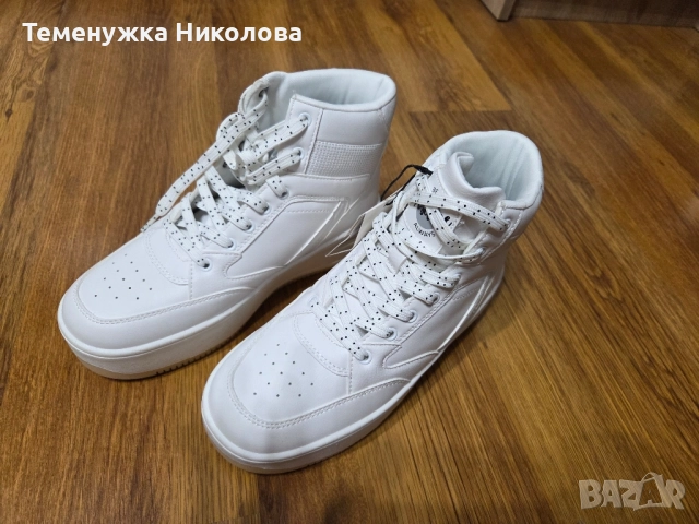 Кецове на Bershka