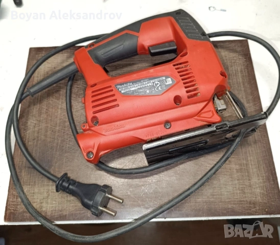 Прободен трион Makita M4301, снимка 3 - Триони и циркуляри - 53401155