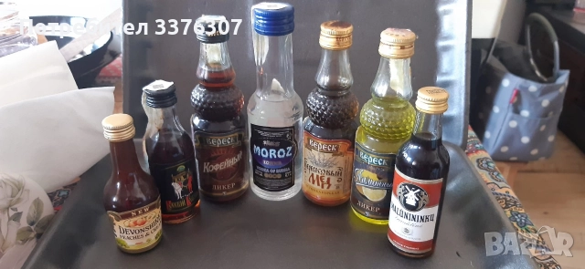 Продавам колекция от малки шишенца с напитки, неотваряни, снимка 5 - Колекции - 52767051