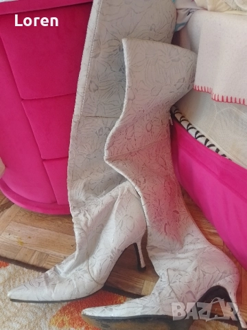 Подарявам!🤍🤍🍬Бели чизми ботушки на сиви цветя от естествена кожа, снимка 8 - Дамски ботуши - 52509229