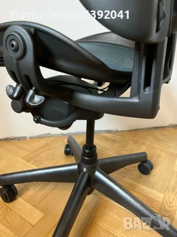 Herman Miller Aeron (Fully Loaded) Ергономичен Офис Стол в Страхотно Състояние!, снимка 8 - Столове - 49338485