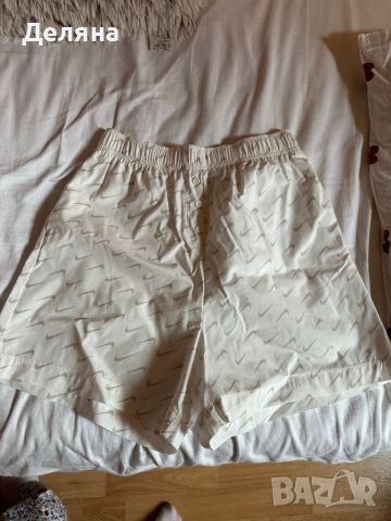 Къси панталони Найк, снимка 1 - Къси панталони и бермуди - 45383359