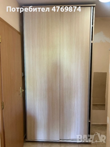 Двукрилен Гардероб, снимка 2 - Гардероби - 53887733