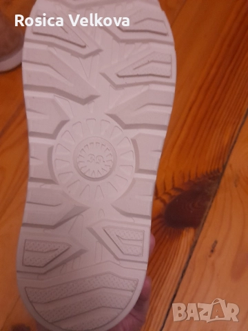 Зимни обувки UGG , снимка 18 - Дамски боти - 52826552