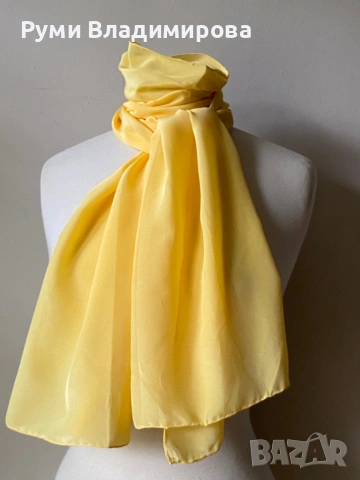 Патешко жълт шал от коприна