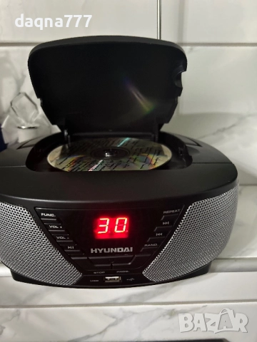 Hyundai радио диск usb за ремонт, или части ново, от Германия, снимка 2 - Аудиосистеми - 52374954