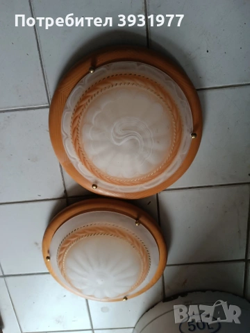 дървена конзола от осветление 