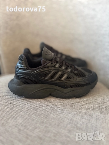 Adidas 39 1/3, снимка 3 - Детски маратонки - 52253834