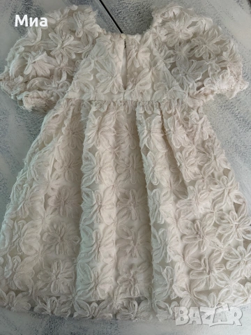Рокля с 3D цветя Zara , 3-4 годинки, снимка 4 - Детски рокли и поли - 53926344
