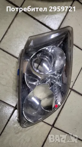 OEM toyota avensis right headlight glass Тойота авенсис фар стъкло., снимка 1 - Части - 49210478