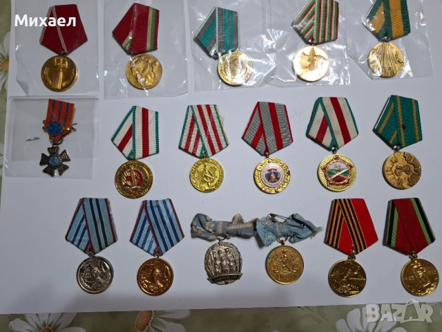 Огромна колекция от Ордени и медали , снимка 4 - Антикварни и старинни предмети - 51300104