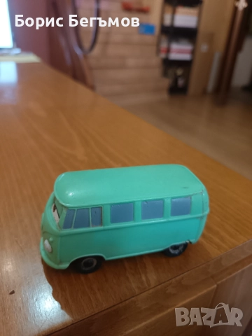 Количка DISNEY  VOLKSWAGEN  PLASTIC VAN, снимка 3 - Колекции - 52507008