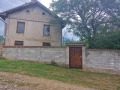 Двуетажна къща с двор и гледка към Балкана – село Тъжа, снимка 1