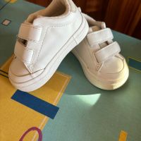 Обувки H&M, снимка 1 - Бебешки обувки - 45312288