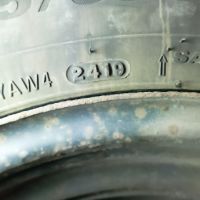 Зимни гуми с джанти 15 ", снимка 2 - Гуми и джанти - 45752603