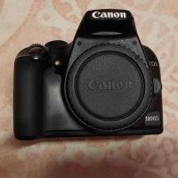 Фотоапарат Canon EOS 1000D с обектив, светкавица и чанта, снимка 1 - Фотоапарати - 45838258