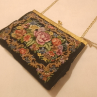 Викторианска дамска чанта с  Антична чанта Petit Point от 1900 г. Малка чанта с богато украсена злат, снимка 1 - Други ценни предмети - 44961069