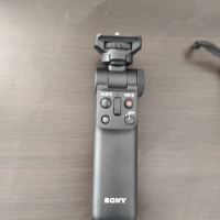 Sony gp-vpt2bt bluetooth grip (безжичен грип), снимка 2 - Чанти, стативи, аксесоари - 45072712
