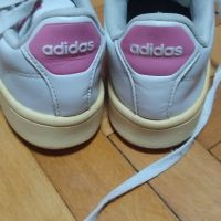 маратонки Adidas , снимка 1 - Маратонки - 45130833